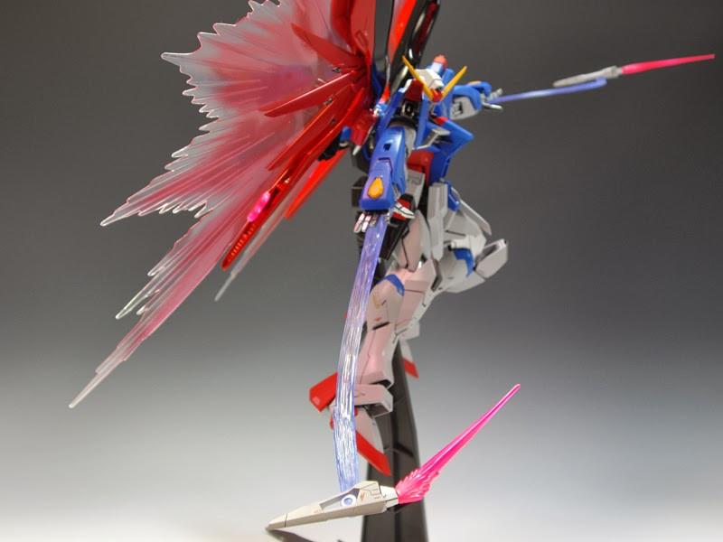 MG 1/100 Destiny Gundam (Extreme Blast Mode)